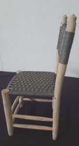 Chaise graphique support bois d'eucalyptus Tissage file de coton noir et blanc